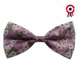 Nœud papillon mauve fleuri blanc